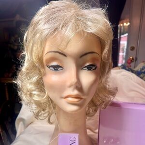 Paula Young “ Long. color Me Beautful” wig